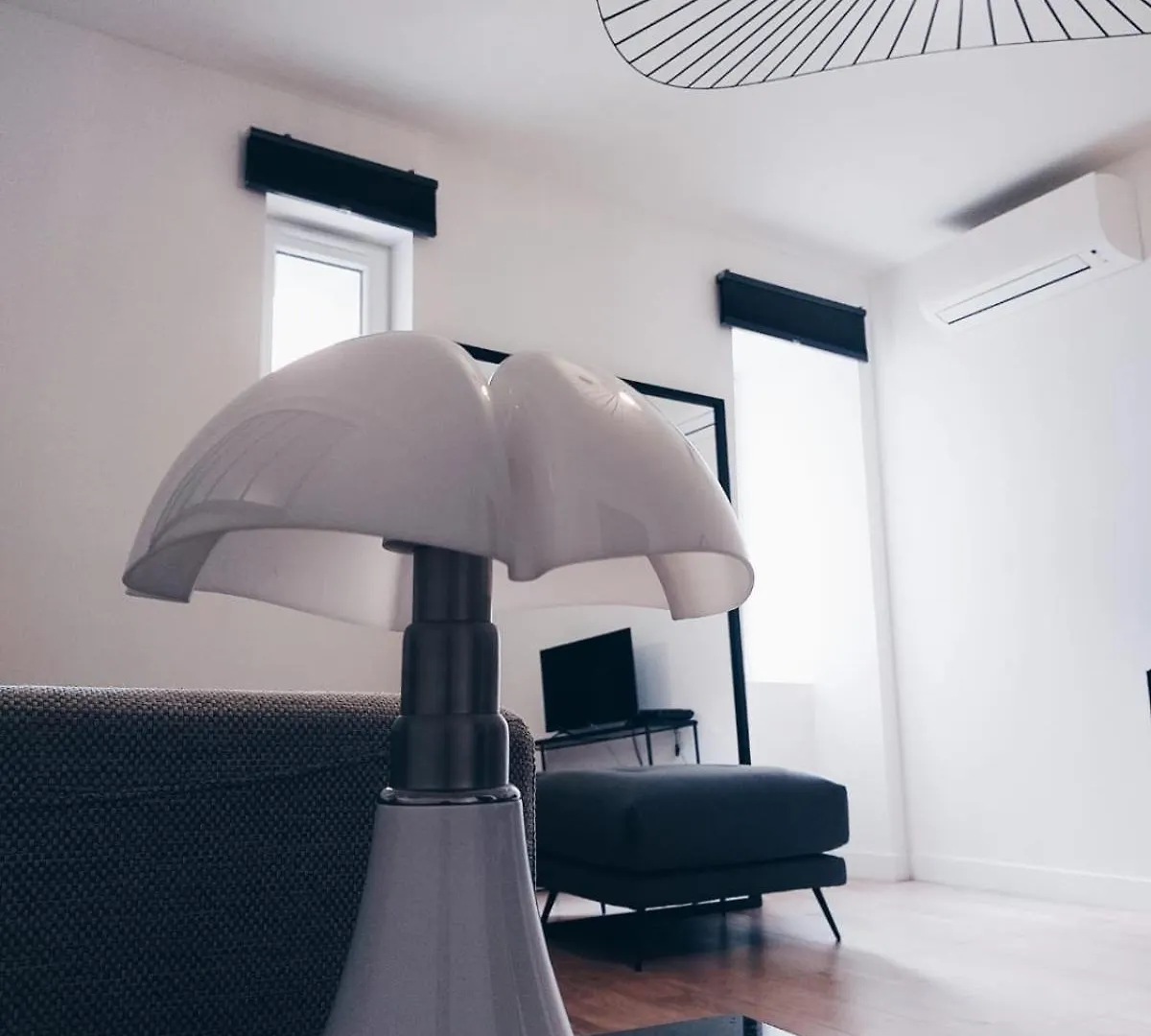 Appartement Cannes Centre Suquet Rez De Chaussee Entree Independante 0*,  France